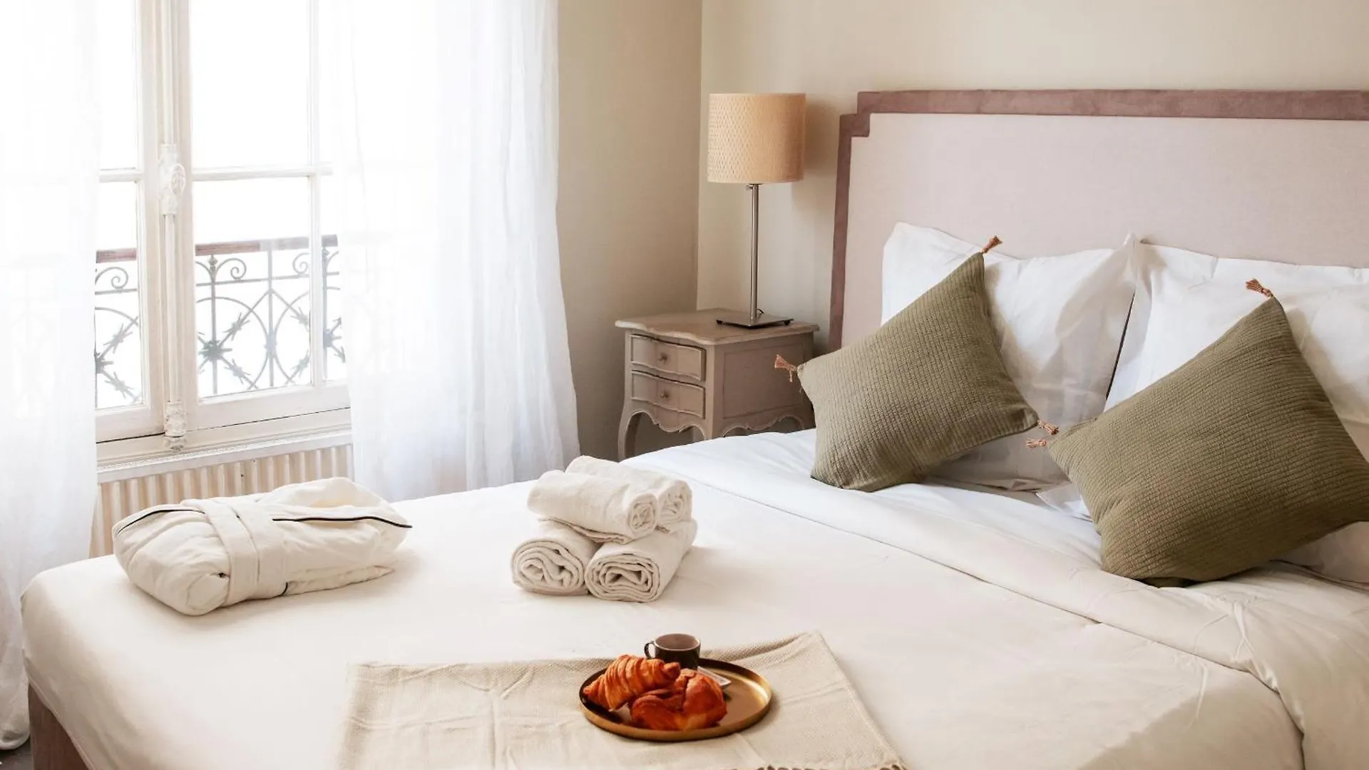 Apartment Eiffel Tower & Les Invalides - 1Br - Cityapartmentstay Paris